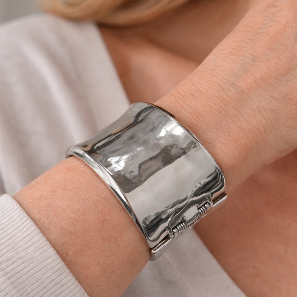 Jennifer & Company Wide Silver Tone Cuff Bracelet Statement Hinged (1111/2)